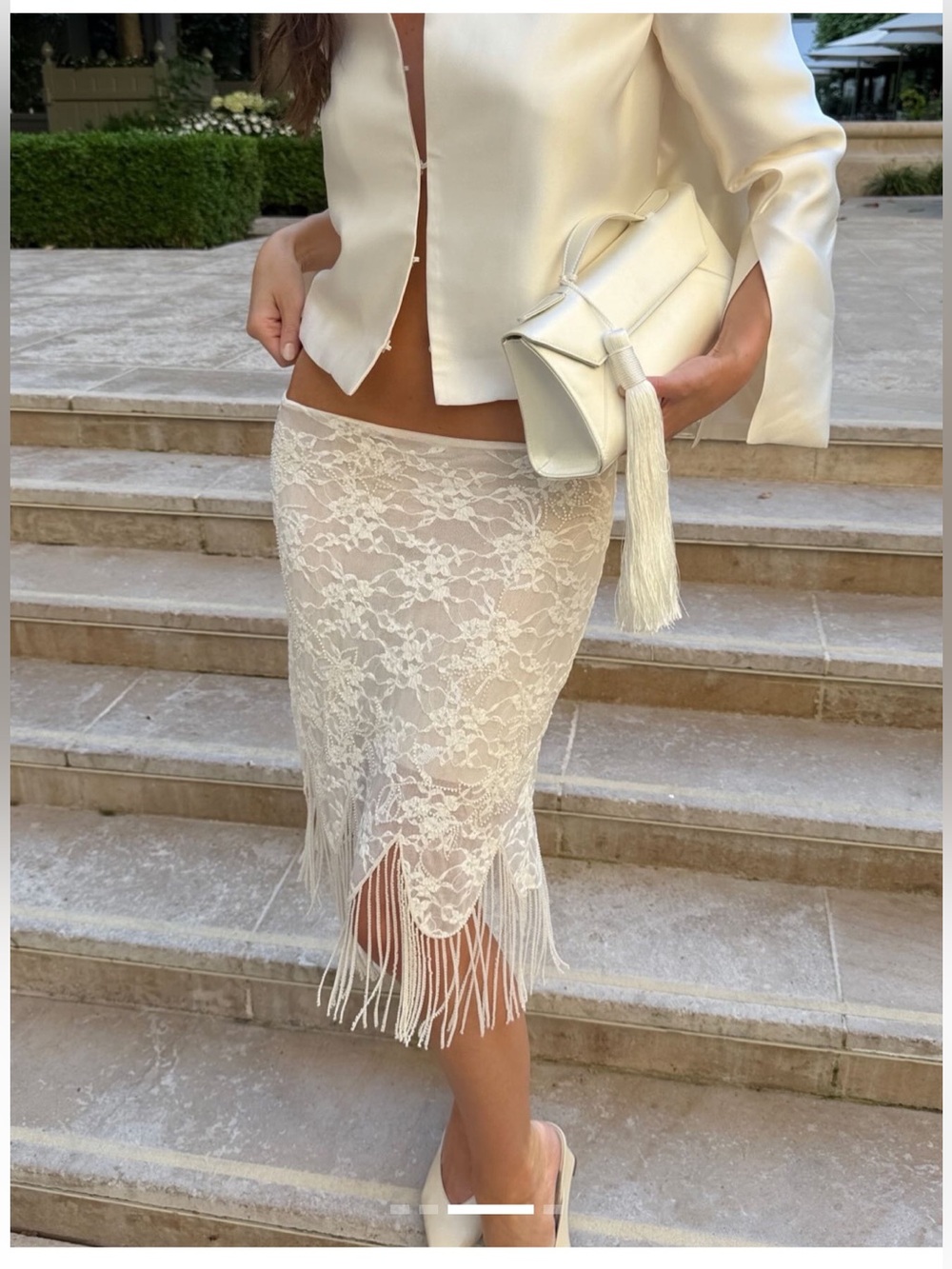 VIRAL NEW ZARA midi fringe skirt with Beaded detail.
Size S
🚨NO DISCOUNT - Picture 1 of 16